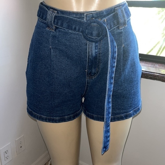 Women's High Waisted Denim Jeans Shorts Size Large Denim Belt Mele E Pere - Picture 7 of 8